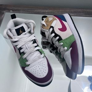 Kids sneakers